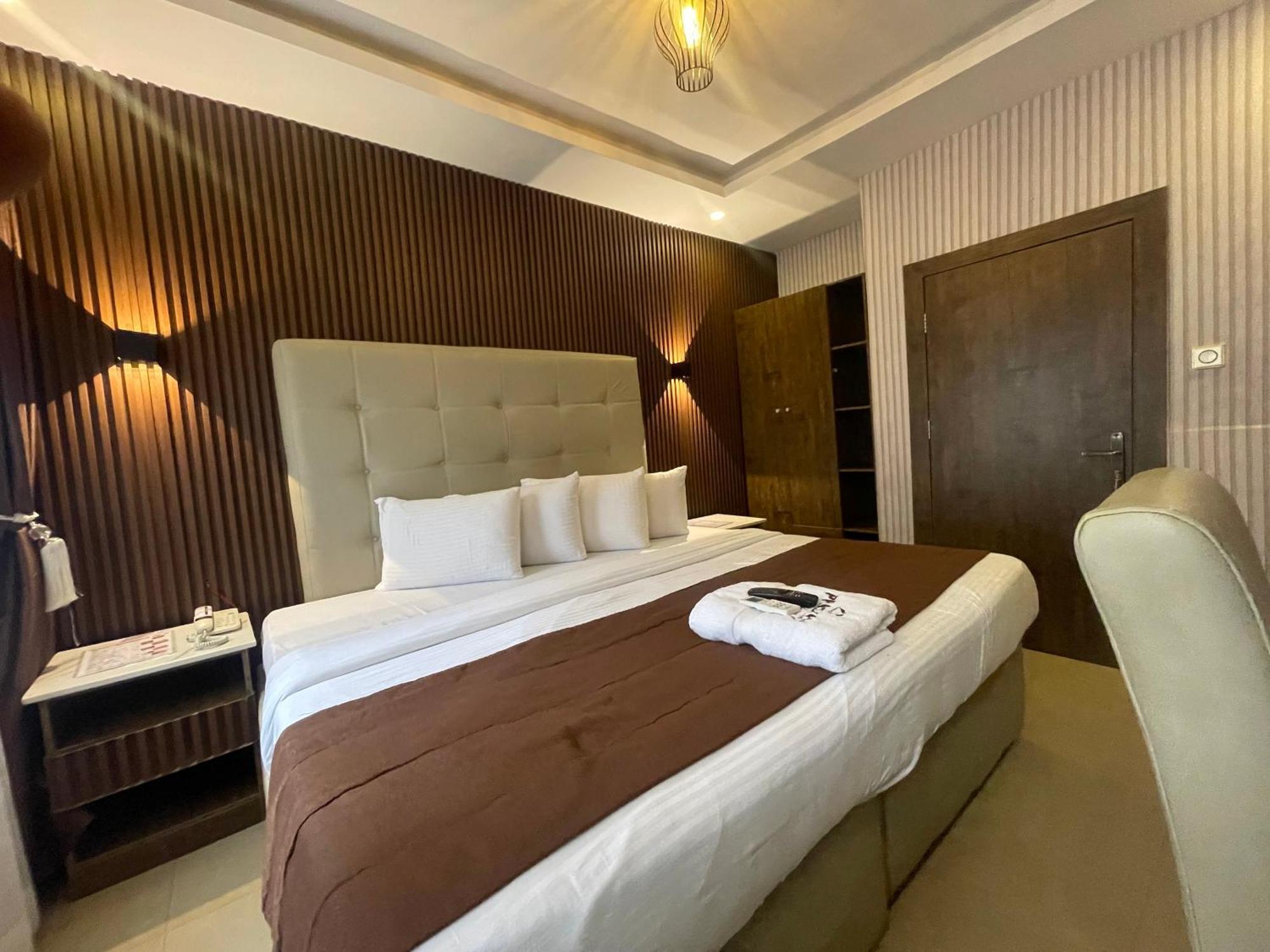 Presken Hotel @Villa Ikeja Dış mekan fotoğraf